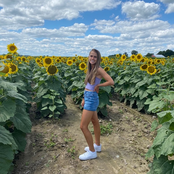 Meet your Posher, Erica - Picture 1 of 1